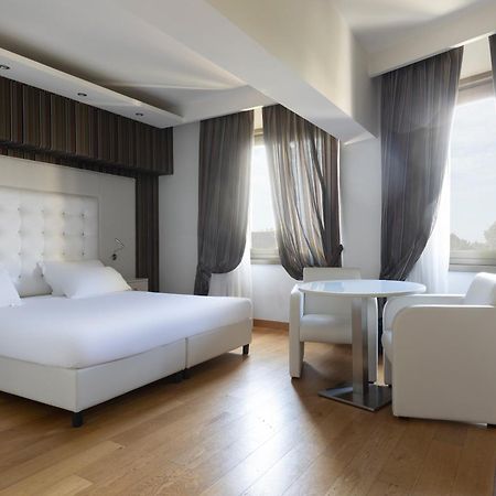 Hotel Royal Caserta Exteriör bild
